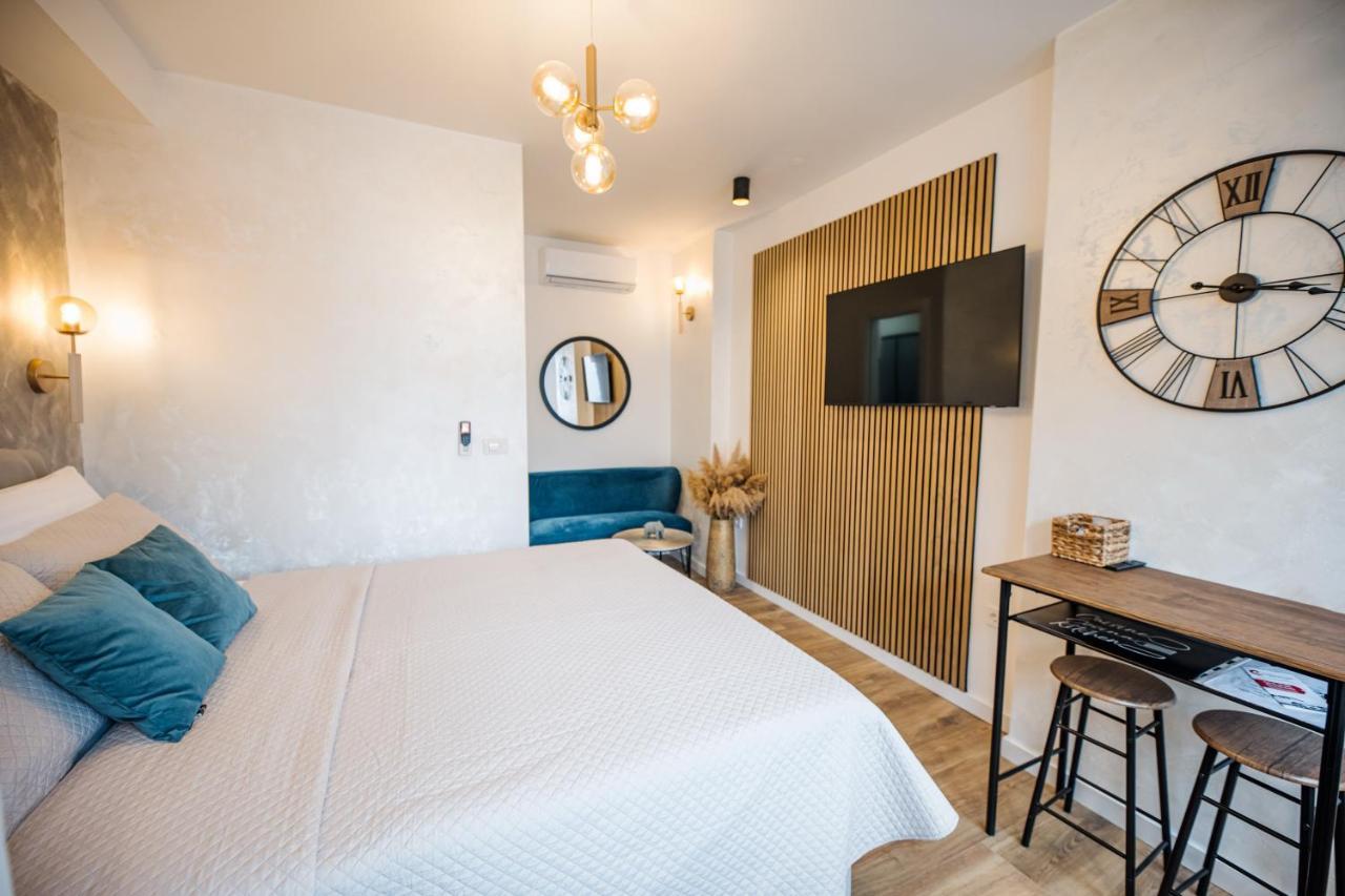 Premium Studio With Terrace Apartment *